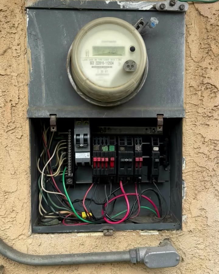 Saiyan Electric service upgrade — new meter and panel wiring on a Downey home